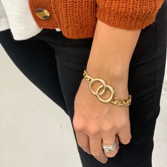 Jewelry - Gold double circle chain bracelet